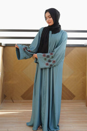 Zamrud Noor – Elegant Embroidered Abaya